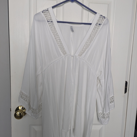 Raviya Other - Raviya White Lace Trim Swim Coverup
